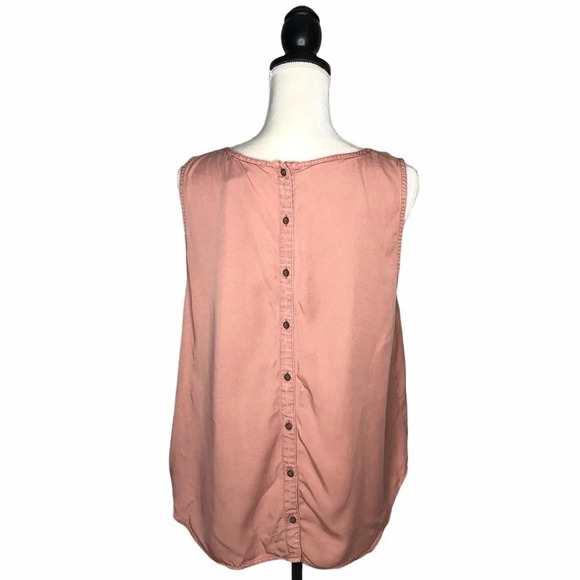 C&C California Valentines Day Pink Button Back Date Night Sleeveless Blouse - Picture 4 of 7